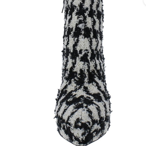 Betsey_Johnson
Raylan Houndstooth Platform Booties new.   #6 - Picture 9 of 9